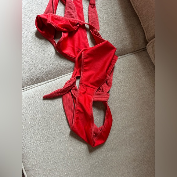 Tularosa Revolve swimsuit - Picture 7 of 14